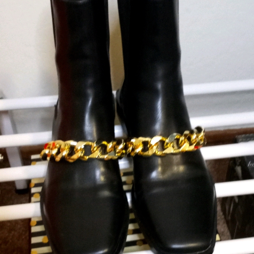 Ankle boots
